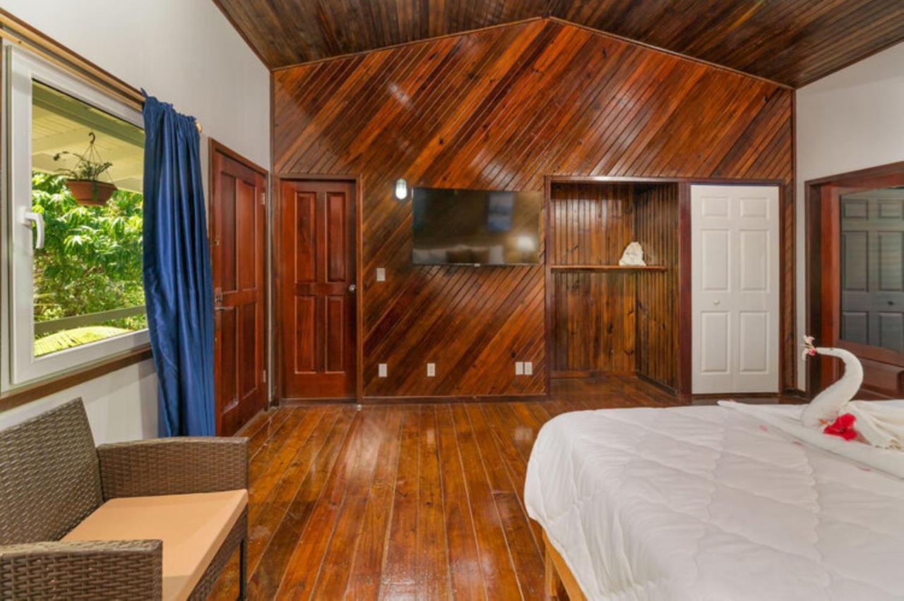 Hotel And Dive Center Roatan Yacht Club French Harbour Екстер'єр фото