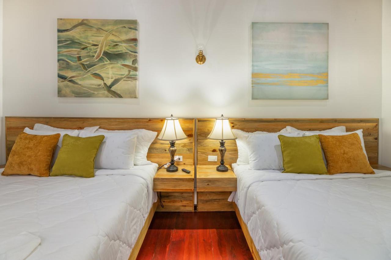 Hotel And Dive Center Roatan Yacht Club French Harbour Екстер'єр фото