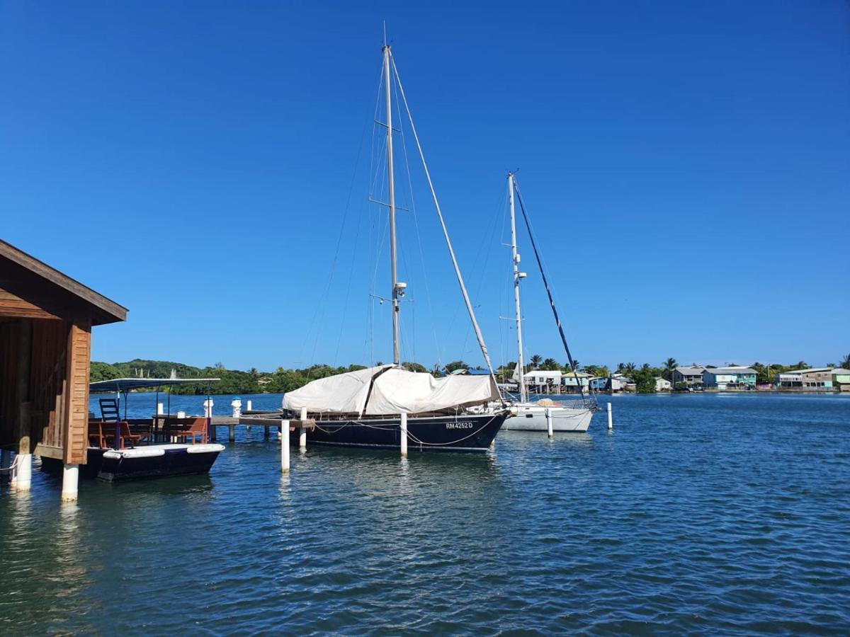 Hotel And Dive Center Roatan Yacht Club French Harbour Екстер'єр фото