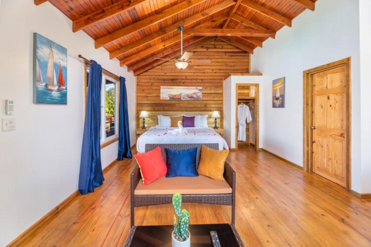 Hotel And Dive Center Roatan Yacht Club French Harbour Екстер'єр фото