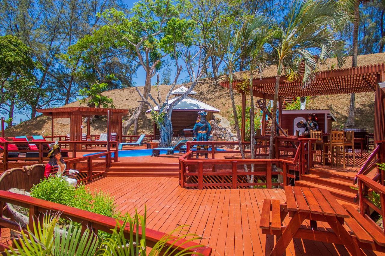 Hotel And Dive Center Roatan Yacht Club French Harbour Екстер'єр фото
