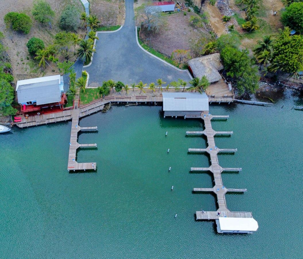 Hotel And Dive Center Roatan Yacht Club French Harbour Екстер'єр фото