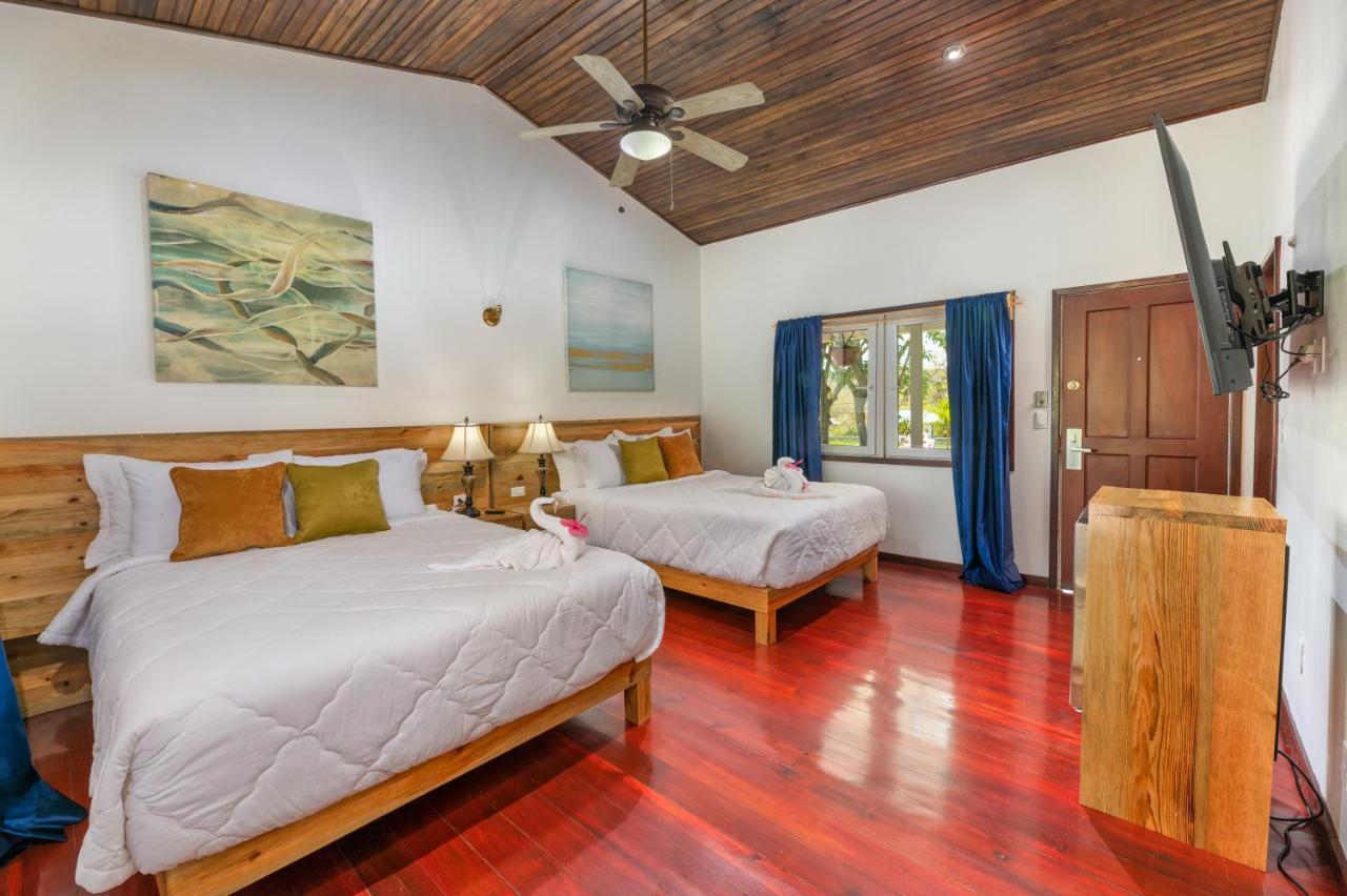 Hotel And Dive Center Roatan Yacht Club French Harbour Екстер'єр фото