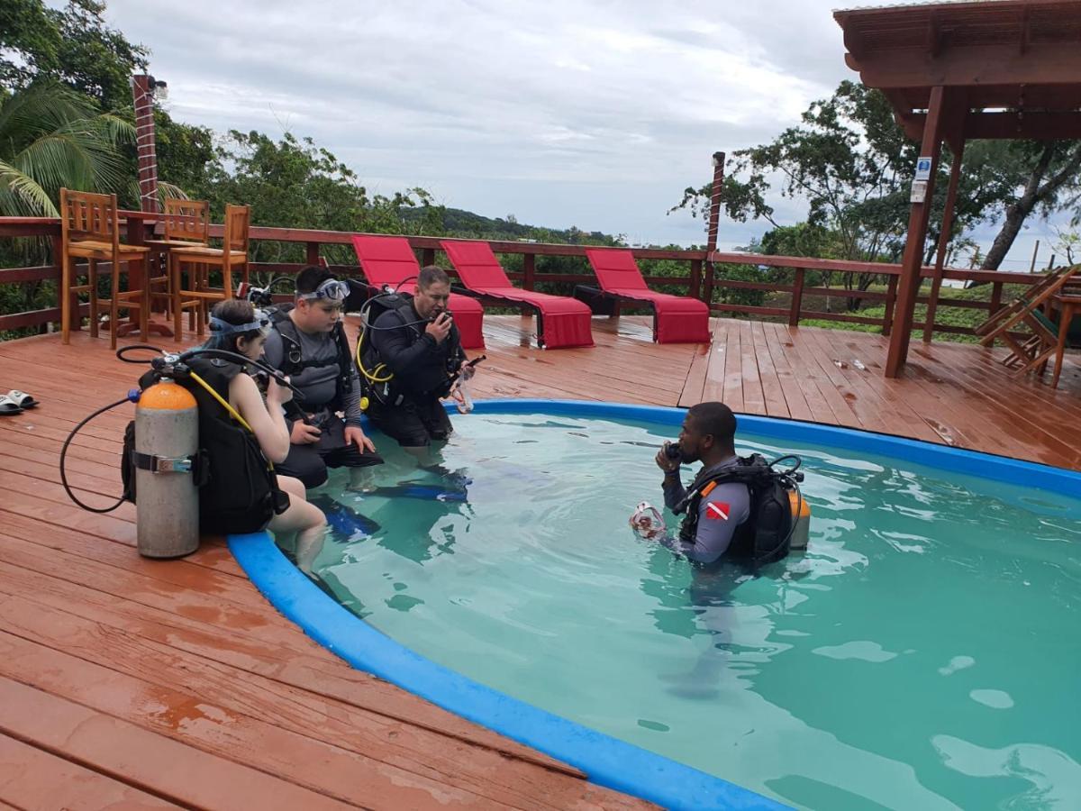 Hotel And Dive Center Roatan Yacht Club French Harbour Екстер'єр фото