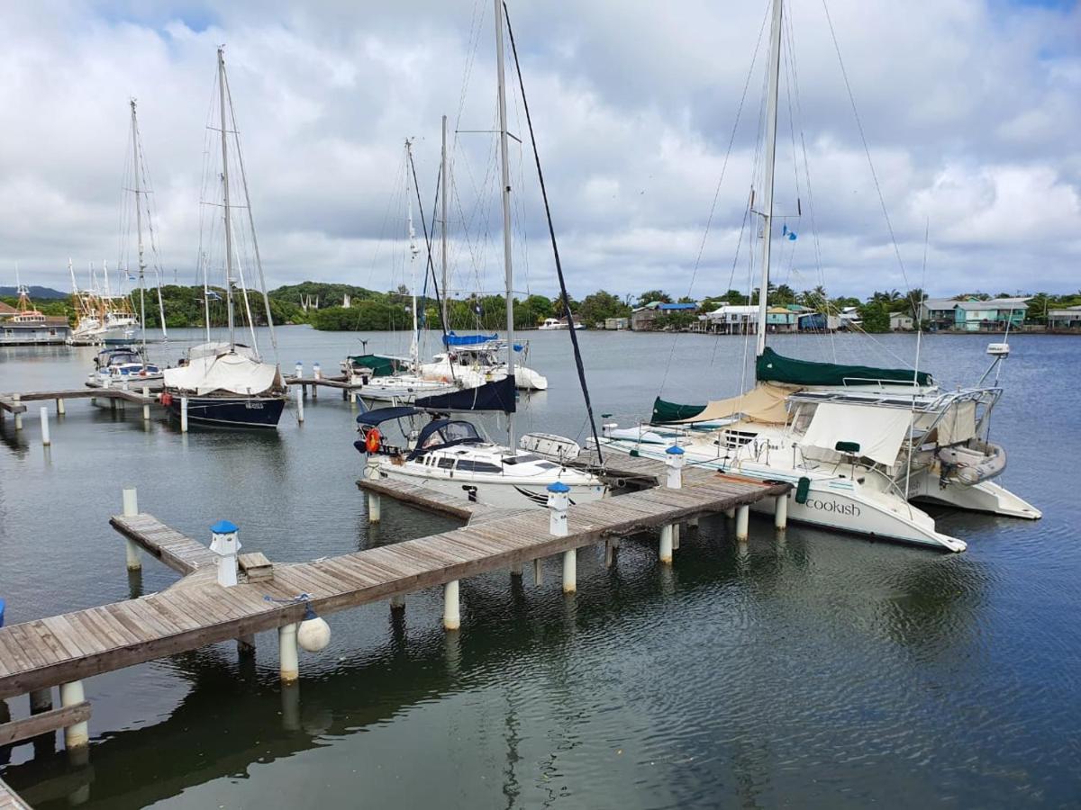 Hotel And Dive Center Roatan Yacht Club French Harbour Екстер'єр фото
