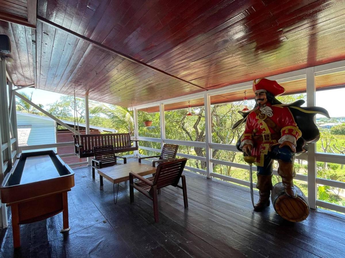 Hotel And Dive Center Roatan Yacht Club French Harbour Екстер'єр фото