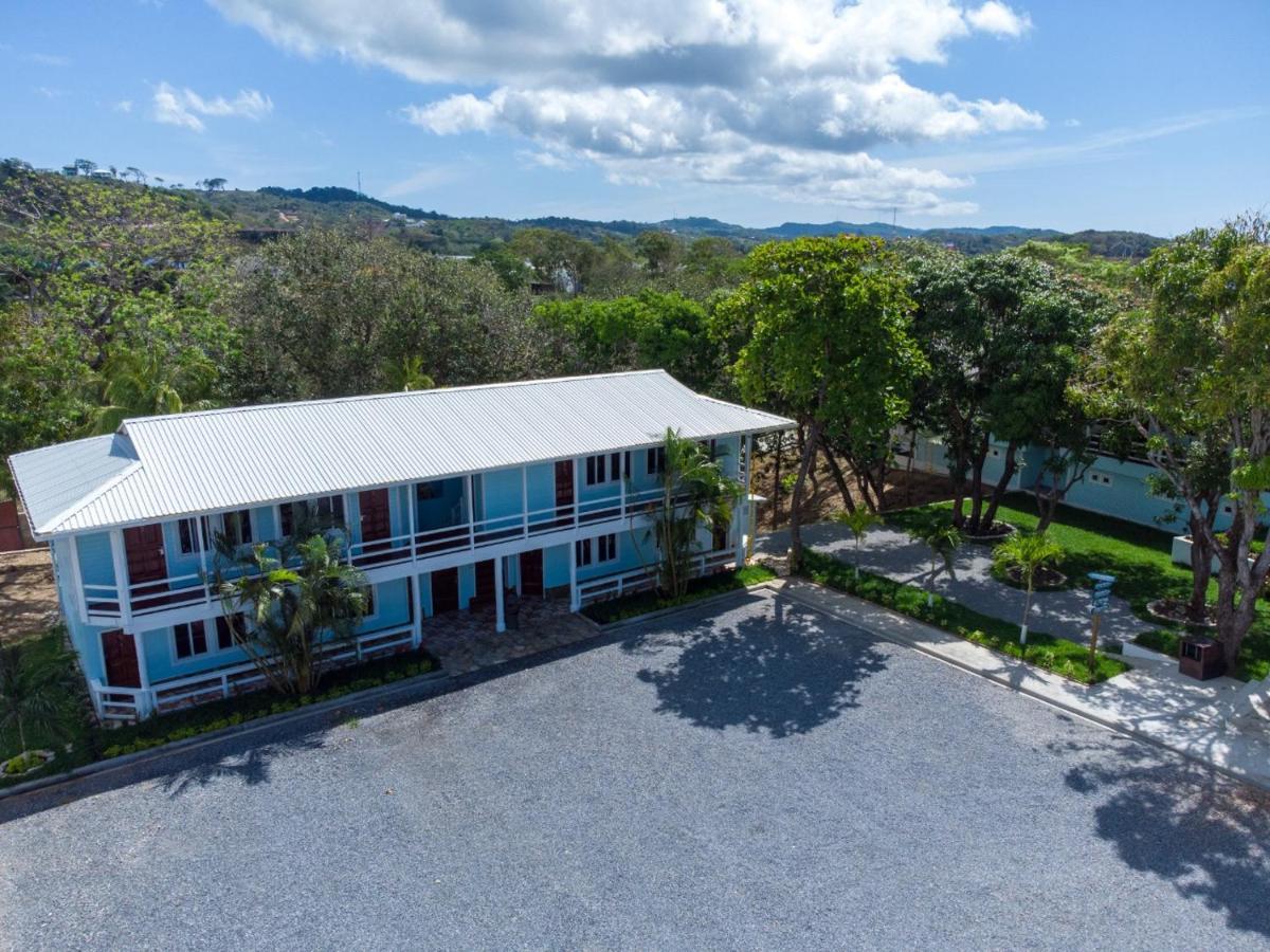 Hotel And Dive Center Roatan Yacht Club French Harbour Екстер'єр фото