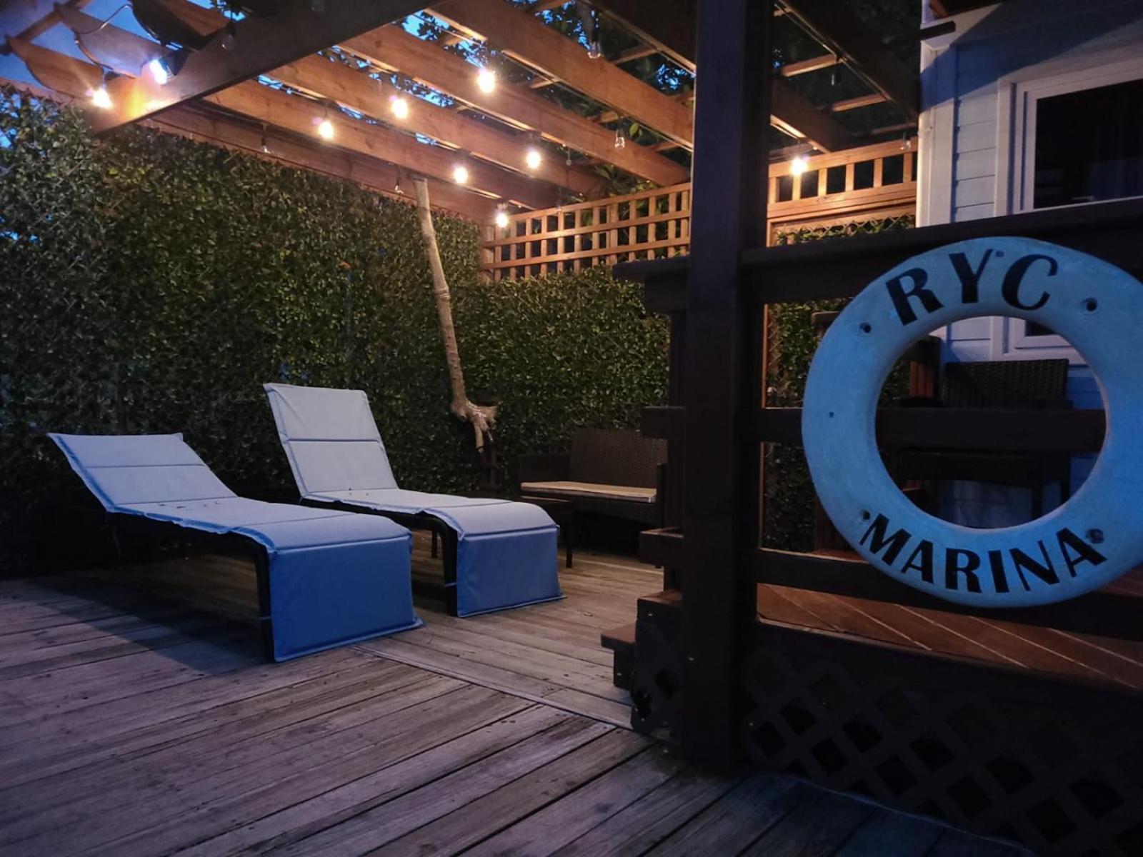Hotel And Dive Center Roatan Yacht Club French Harbour Екстер'єр фото